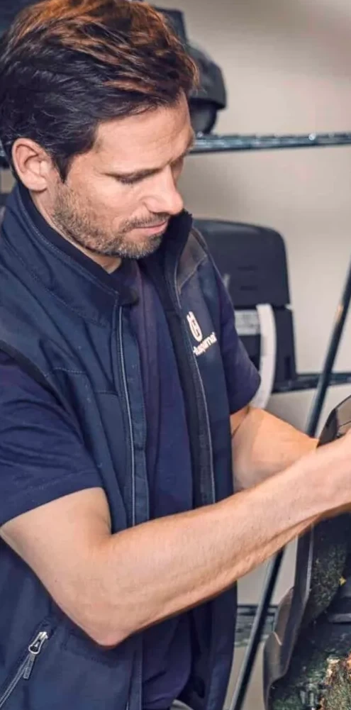 Le mécanicien au travail